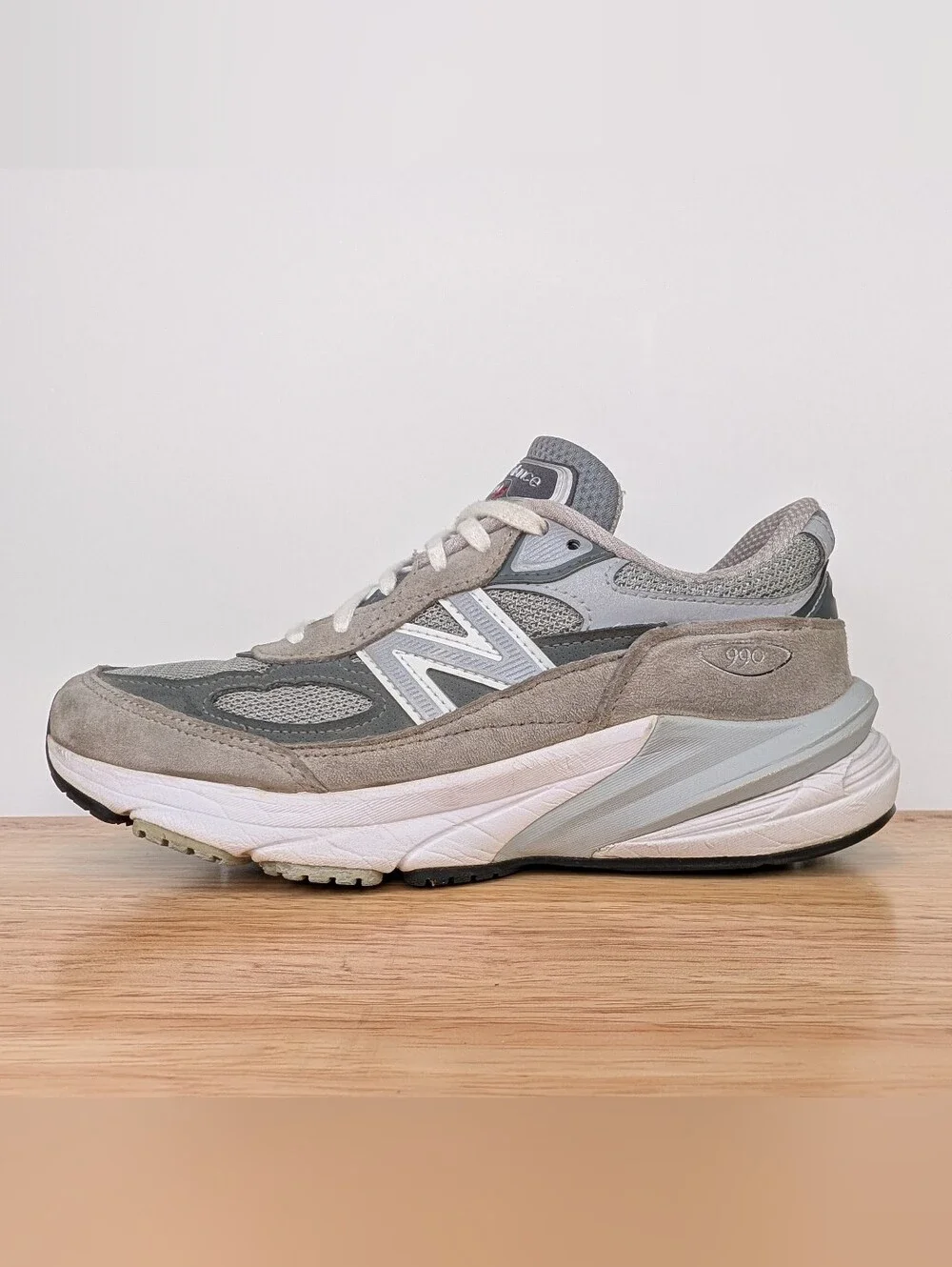 New Balance 990vó Womens Size 6 Gray White Suede Running Shoes USA Made W990GL6